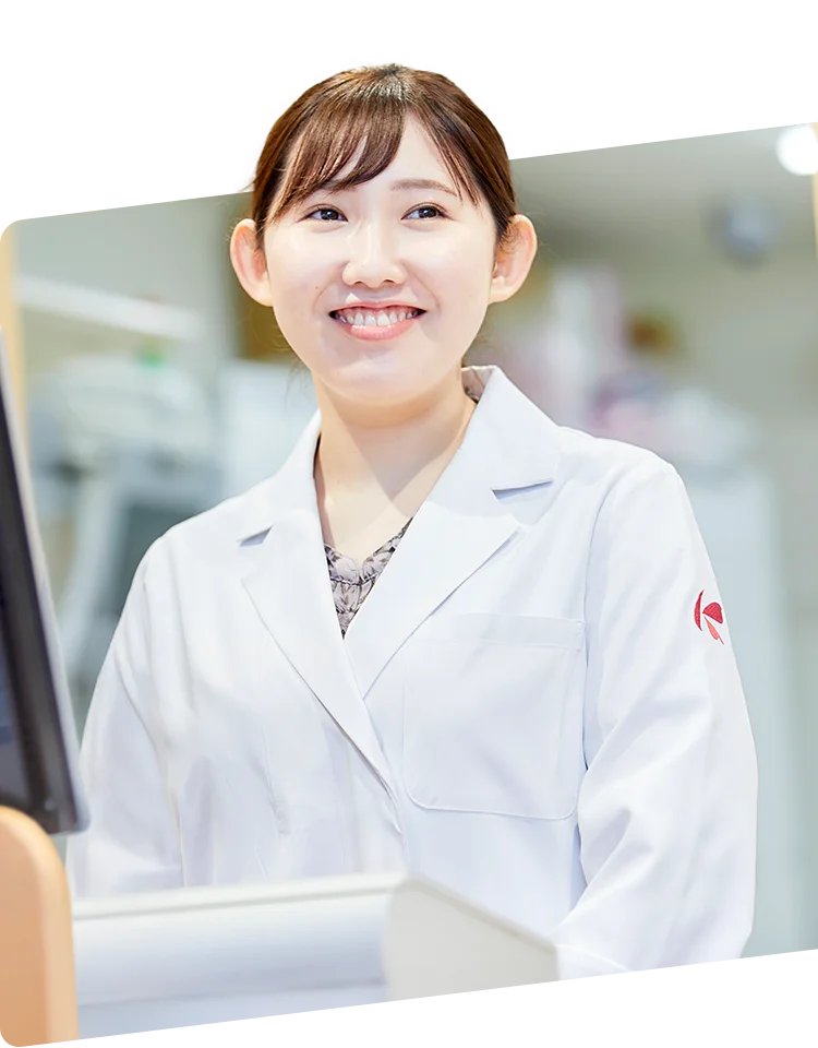 女性薬剤師の写真