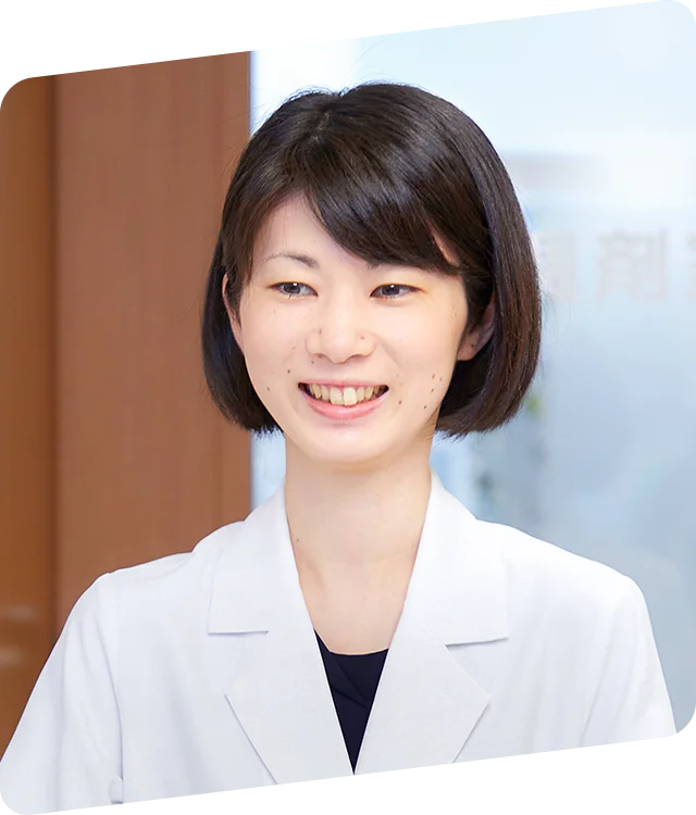 女性薬剤師の写真